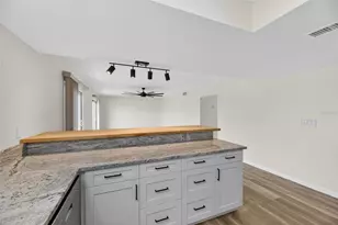 8831 Bay Pointe Dr, Tampa, FL 33615 - Photo 27