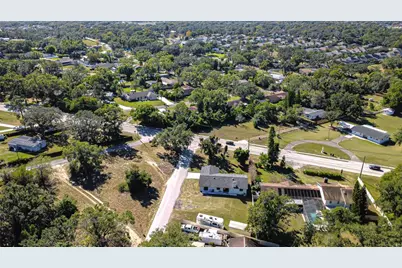 2109 Lithia Pinecrest Road, Valrico, FL 33596 - Photo 3