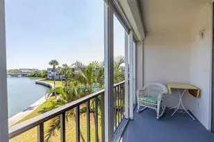 7405 Bay Island Dr S, South Pasadena, FL 33707 - Photo 9