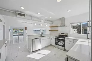 11055 6th St E, Treasure Island, FL 33706 - Photo 13