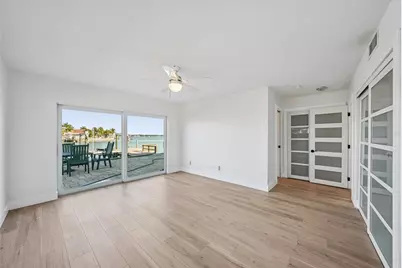 11055 6th Street E, Treasure Island, FL 33706 - Photo 17