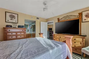 51 Island Way, Clearwater Beach, FL 33767 - Photo 25