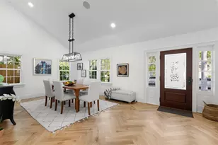 346 16th Ave NE, Saint Petersburg, FL 33704 - Photo 7