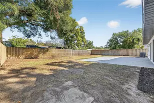 1214 Oakhill St, Seffner, FL 33584 - Photo 11