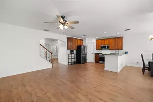 5950 Beaconpark St, Lithia, FL 33547 - Photo 9