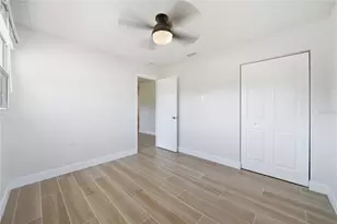 4234 Des Moines St NE, Saint Petersburg, FL 33703 - Photo 29