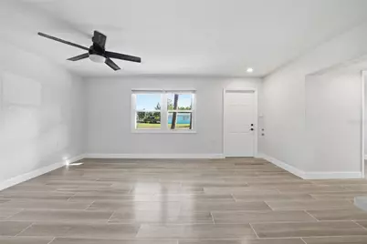 4234 Des Moines Street NE, Saint Petersburg, FL 33703 - Photo 7