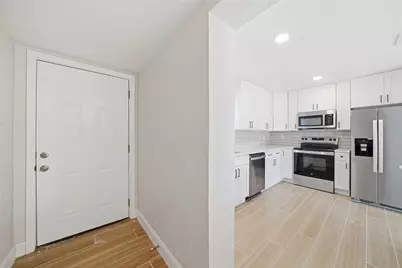 4234 Des Moines Street NE, Saint Petersburg, FL 33703 - Photo 13