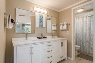 8240 144th Ln, Seminole, FL 33776 - Photo 35