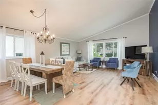 8240 144th Ln, Seminole, FL 33776 - Photo 13