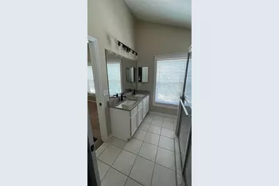 9421 W Park Village Drive, Tampa, FL 33626 - Photo 9