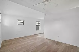 4320 44th St N, Saint Petersburg, FL 33714 - Photo 21