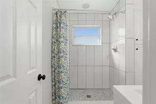 828 89th Ave N, Saint Petersburg, FL 33702 - Photo 21