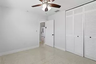 828 89th Ave N, Saint Petersburg, FL 33702 - Photo 25
