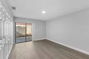 10707 Crowngate Ln, Tampa, FL 33624 - Photo 15