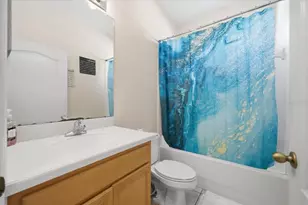 18425 Cypress Bay Pkwy, Land O Lakes, FL 34638 - Photo 21