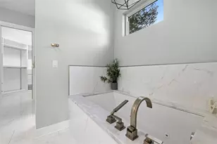 3211 Moran Rd, Tampa, FL 33618 - Photo 29