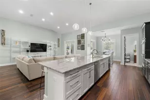 3211 Moran Rd, Tampa, FL 33618 - Photo 15