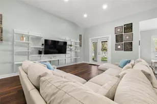 3211 Moran Rd, Tampa, FL 33618 - Photo 13