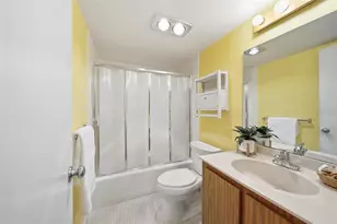 4129 Northmeadow Cir, Tampa, FL 33618 - Photo 17