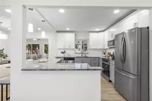 6850 7th St S, Saint Petersburg, FL 33705 - Photo 21