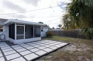 2237 Michele Dr, Sarasota, FL 34231 - Photo 33