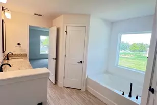 37041 Hidden Vw Cir, Dade City, FL 33523 - Photo 11
