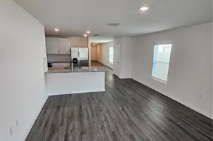 2636 Hardin Wy, Zephyrhills, FL 33541 - Photo 5