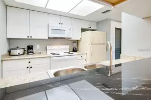 2615 Cove Cay Dr, Clearwater, FL 33760 - Photo 5