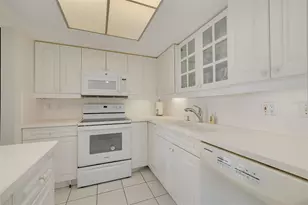 7430 Sunshine Skyway Ln S, Saint Petersburg, FL 33711 - Photo 13