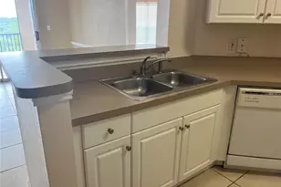 4305 Bayside Village Dr, Tampa, FL 33615 - Photo 7