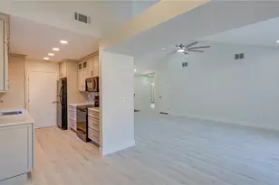 2074 Shadow Pine Dr, Brandon, FL 33511 - Photo 9