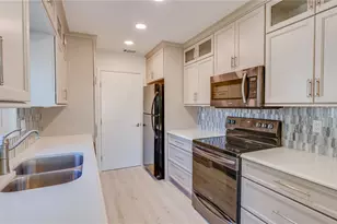 2074 Shadow Pine Dr, Brandon, FL 33511 - Photo 11