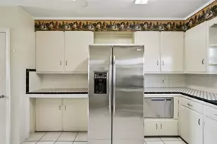 6221 Dartmouth Ave N, Saint Petersburg, FL 33710 - Photo 25