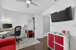 1811 Mill Run Cir, Tampa, FL 33613 - Photo 21