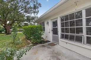 2211 Lark Cir W, Palm Harbor, FL 34684 - Photo 35