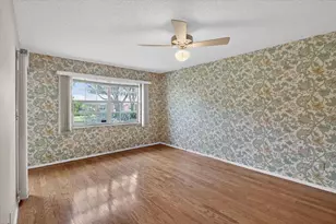 2211 Lark Cir W, Palm Harbor, FL 34684 - Photo 17