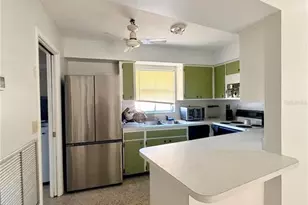 7232 Spring Hill Dr, Spring Hill, FL 34606 - Photo 5