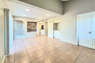 6345 Newtown Cir, Tampa, FL 33615 - Photo 13