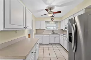1204 Hacienda Dr, Sun City Center, FL 33573 - Photo 11