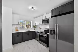 7819 Chaperon Ct, Tampa, FL 33637 - Photo 15