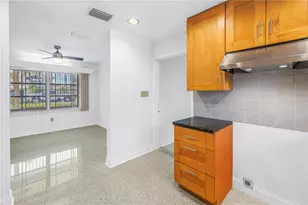 7047 S Shore Dr S, South Pasadena, FL 33707 - Photo 9