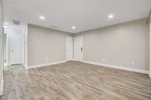 13691 Orange Sunset Dr, Tampa, FL 33618 - Photo 7