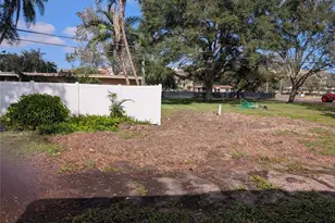 111 58th Ave S, Saint Petersburg, FL 33705 - Photo 3
