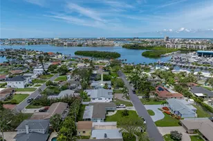 6709 Cardinal Dr S, Saint Petersburg, FL 33707 - Photo 73