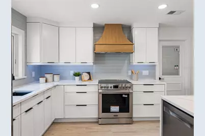 6709 Cardinal Drive S, Saint Petersburg, FL 33707 - Photo 17