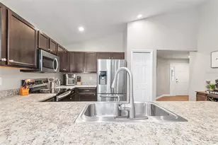220 St Georges Cir, Eagle Lake, FL 33839 - Photo 9