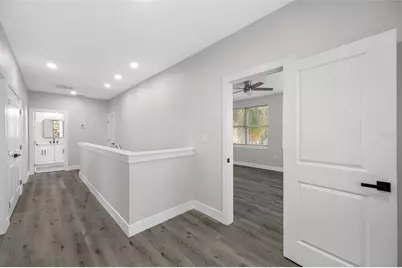 6910 Dartmouth Avenue N, Saint Petersburg, FL 33710 - Photo 13