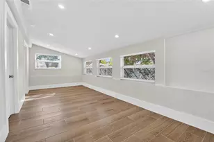 2547 Loma Linda St, Sarasota, FL 34239 - Photo 23