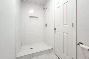 8917 N Highland Ave, Tampa, FL 33604 - Photo 33